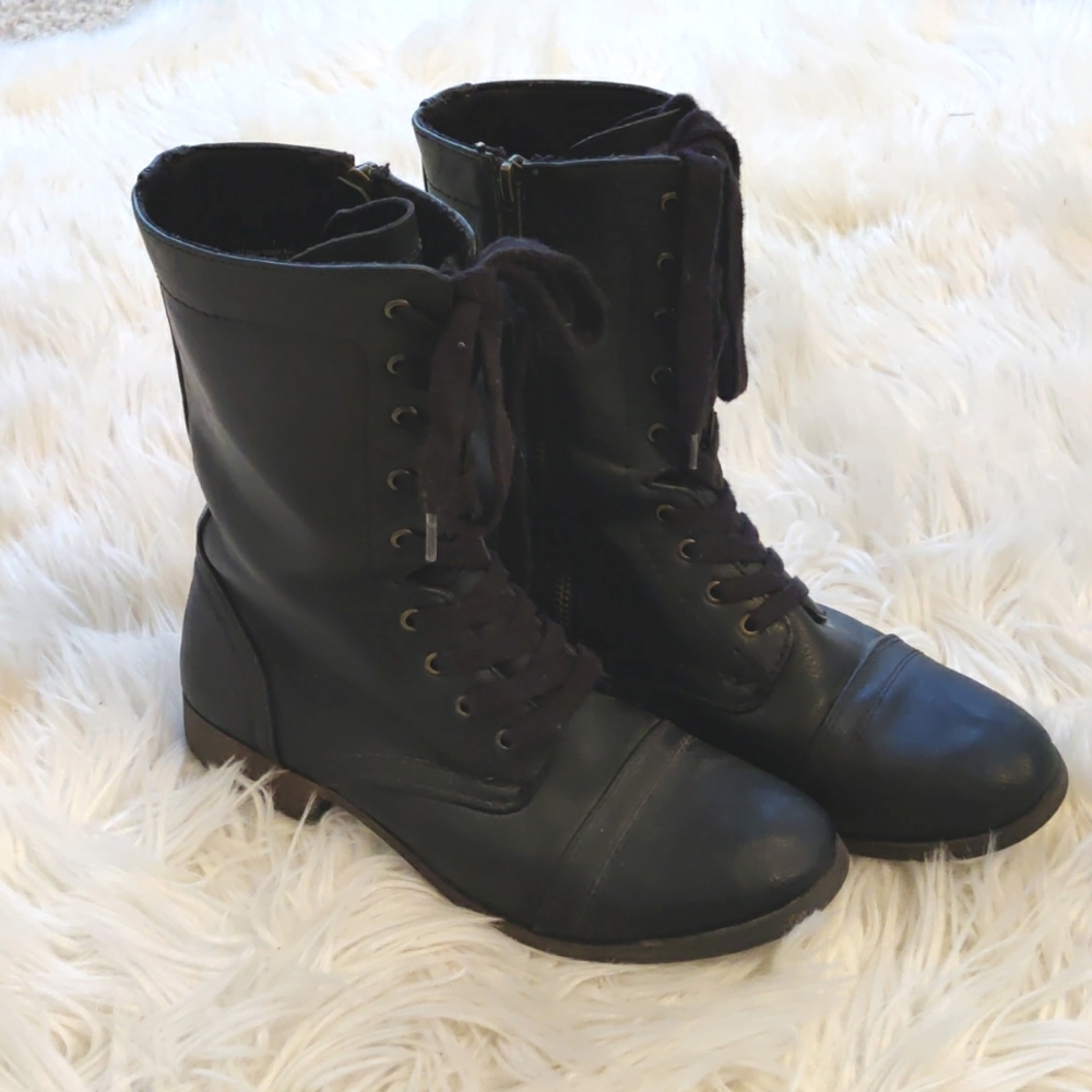 Black Boots by Mossimo Supply Co, size 7 Womens